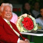Nhạc sĩ Phạm Duy trong đêm sinh nhật mừng thọ 92 tuổi vào năm 2011_1