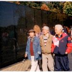 Đinh Cường - Cung Trâm Tưởng - Phạm Duy  " Bức tường đen " Washington DC - 1999