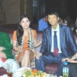 Ca sĩ Duy Quang và người thân trong tiệc sinh nhật (4/11/2012) tại Sài Gòn