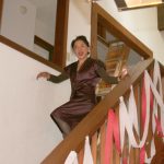 Ca sĩ Julie tại tư gia