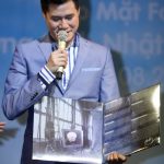 Quang Dũng ra mắt đĩa than nhạc Phạm Duy - Ảnh: Độc Lập